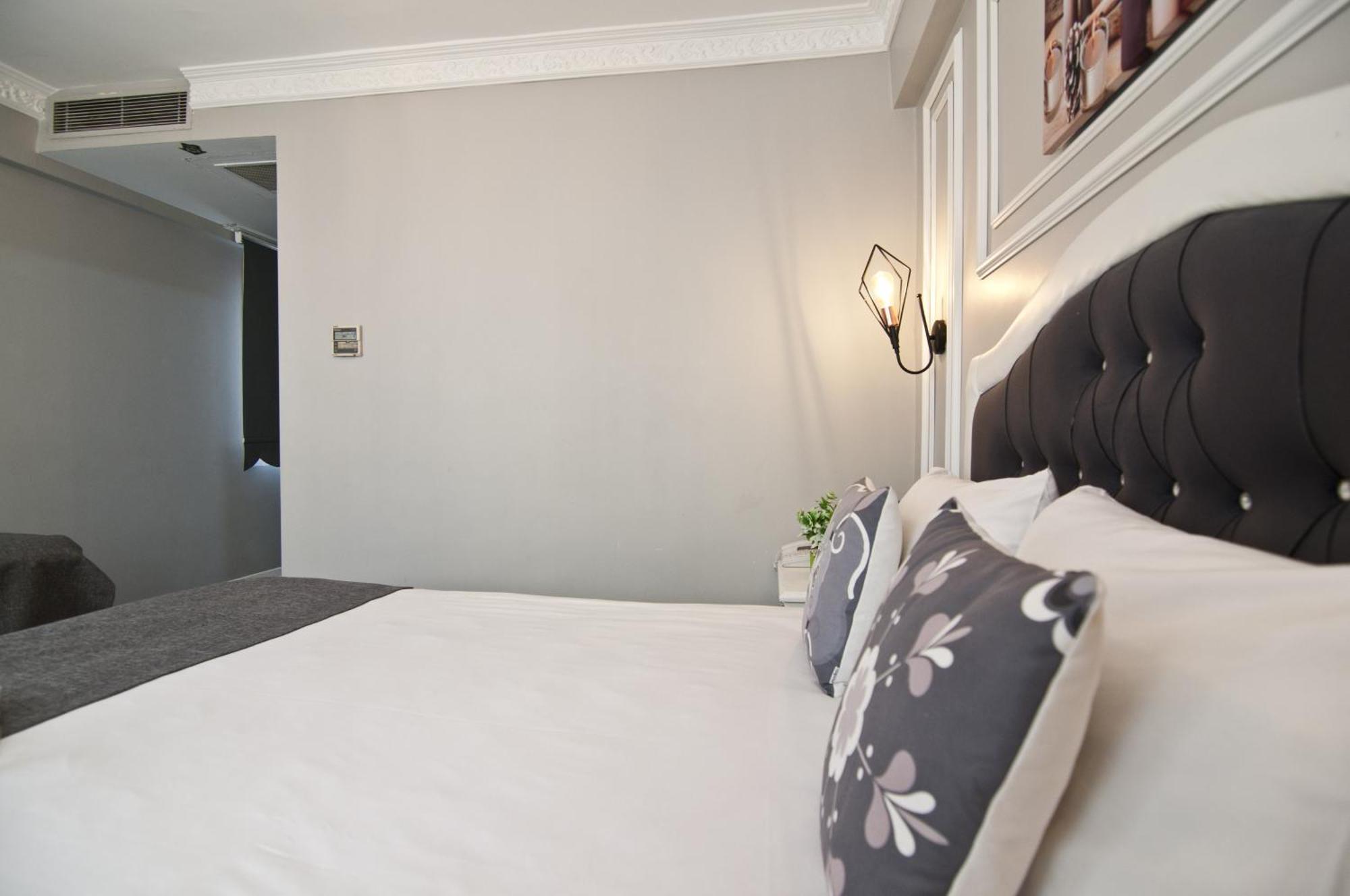 Nova City Hotel Istanboel Buitenkant foto